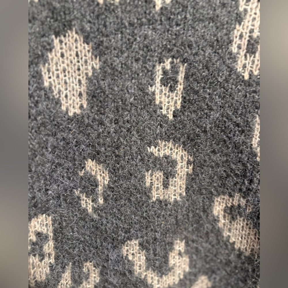 Universal Thread Gray And Cream Leopard Print Swe… - image 4